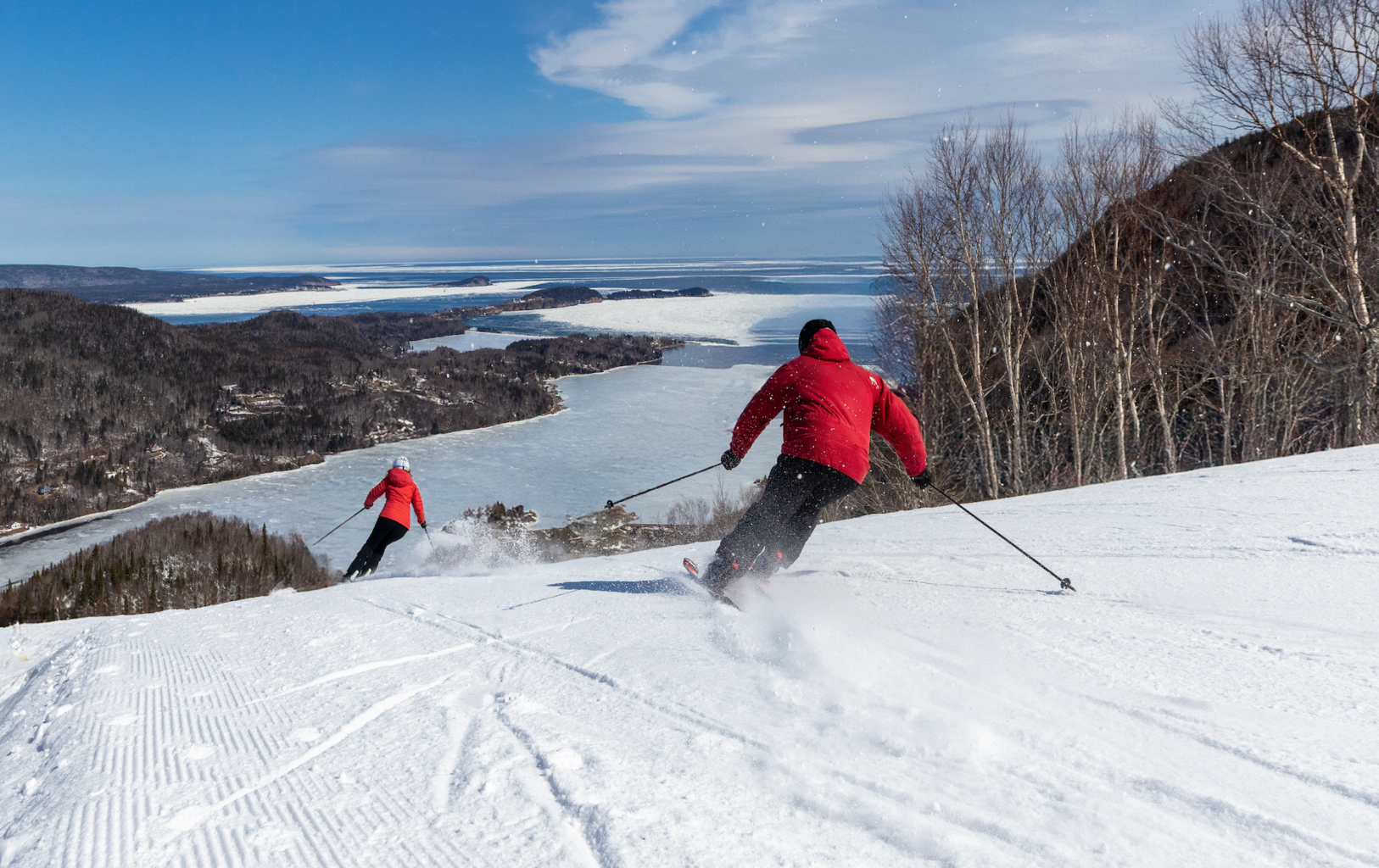 skiers on piste in action in CANADA CAPESMOKEY